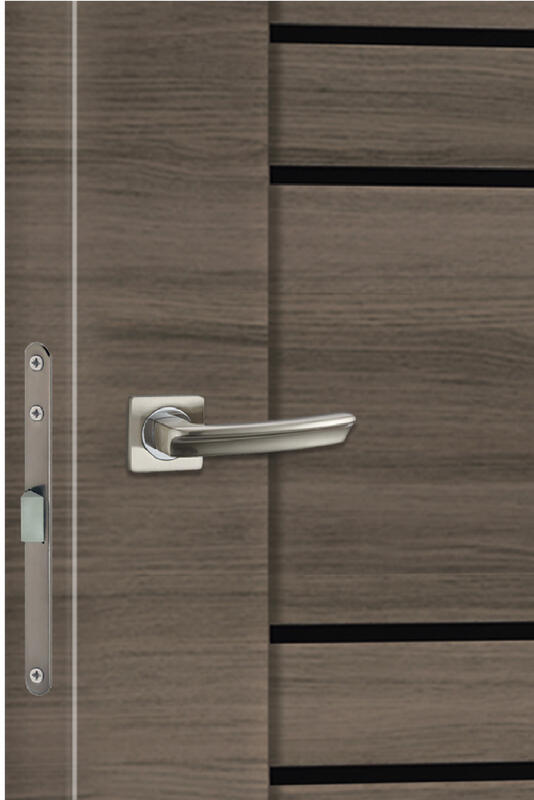 Дуб серый поперечный, 900х2000, LR, б/врезки замка и петель, стекло Лакобель черное