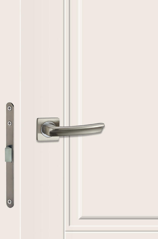 Слоновая кость, 800х2000, LR, врезка п/з. 1895Р, без врезки п/петли, б/отв. п/фурнитуру