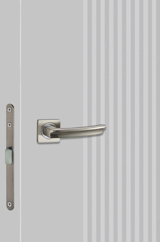 Светло-серый, 600х2000, LR, б/врезки замка и петель, фрез. Треугольник