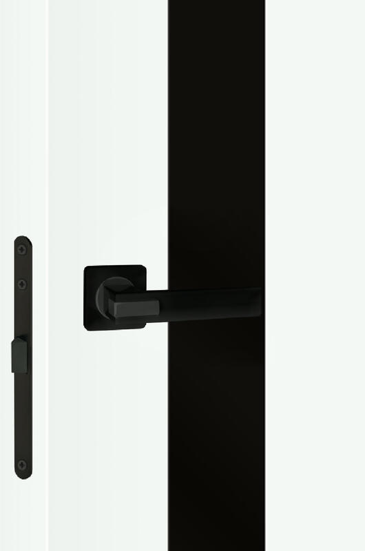 Эльбрус, 700х2000, LR, б/врезки замка и петель, стекло Лакобель черное, кромка ABS 2мм с 4х ст.