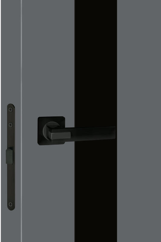 Вулкан, 700х2000, LR, б/врезки замка и петель, стекло Лакобель черное, кромка ABS 2мм с 4х ст.